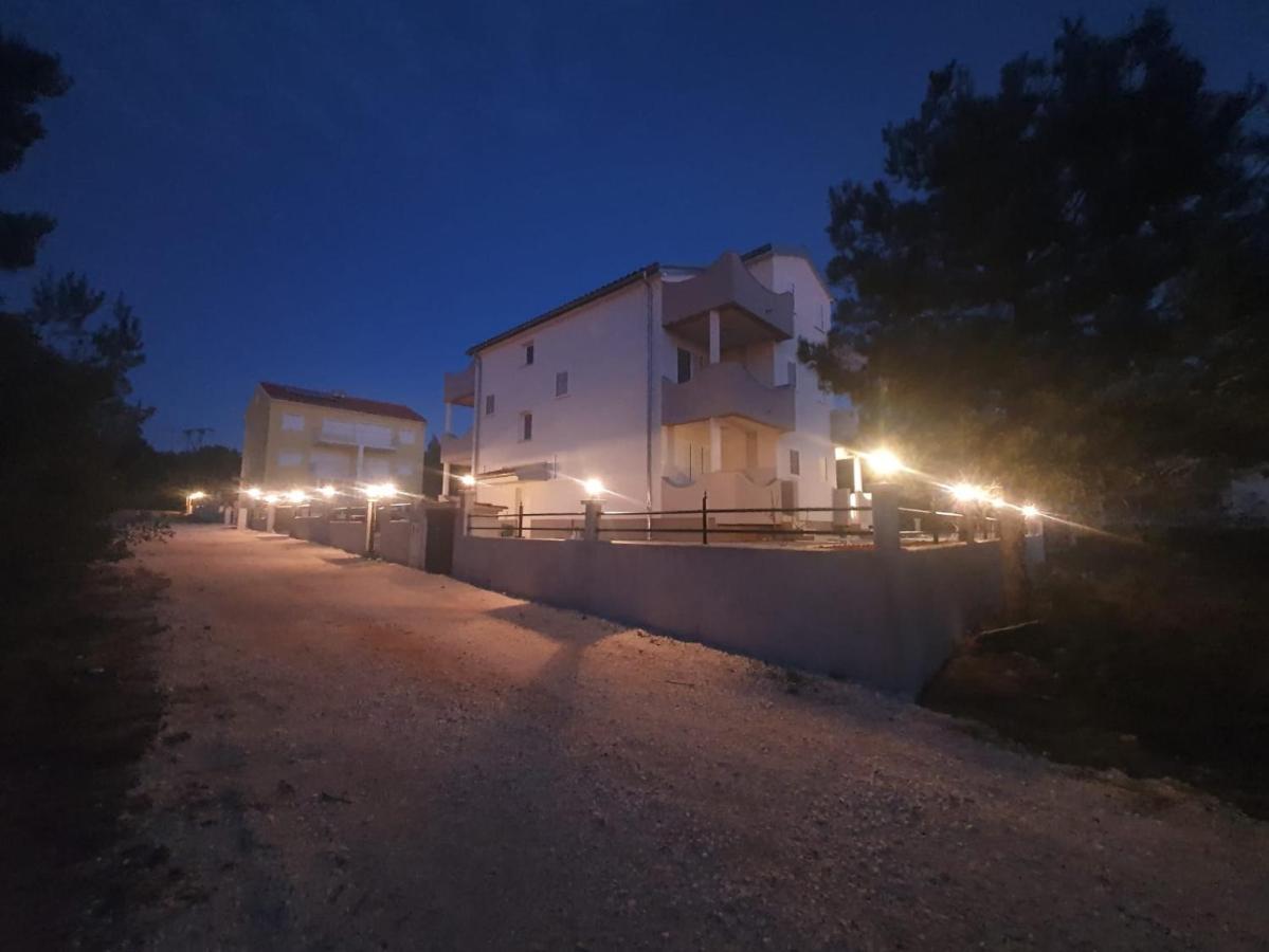 Apartments Villa M&M 2 Bibinje Bagian luar foto